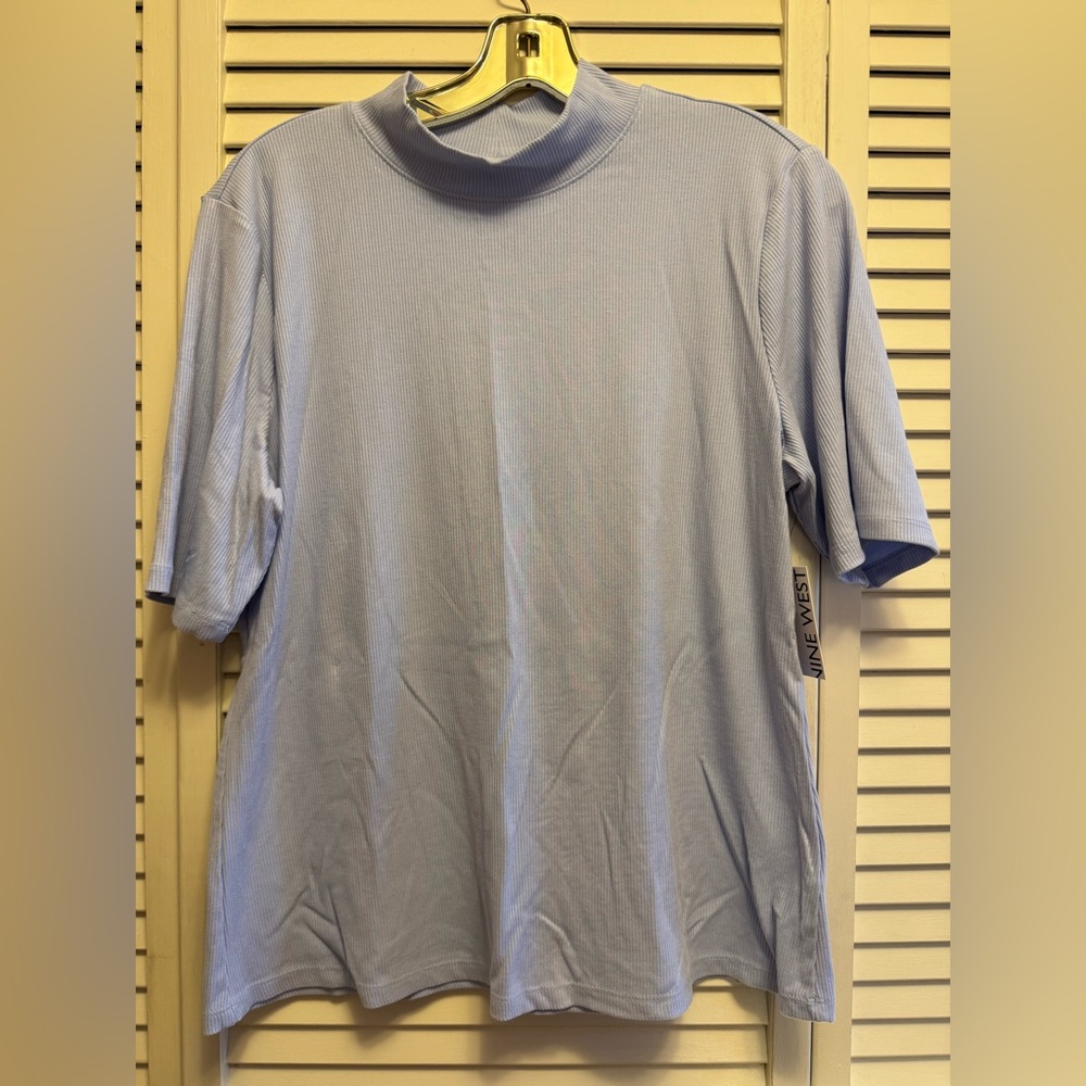 Nine West women’s Sky Blue (periwinkle) Short Sleeve Tee. PTP 20”